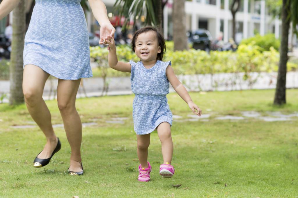 Tal mãe, tal filha: roupas, sapatos e acessórios para adultos e crianças