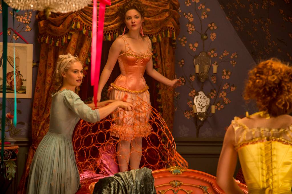 Divulgação/ Cena Filme Cinderella Divulgação/ Cena Filme Cinderella