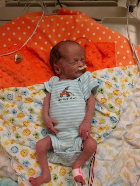 Bebê Hugo com roupinhas novas Bebê Hugo com roupinhas novas