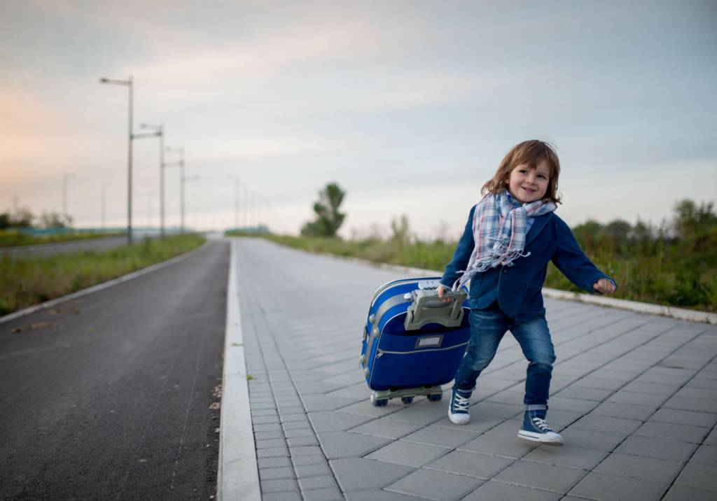 No clima das férias: malas de viagem para crianças