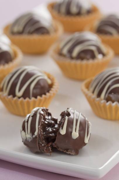 Bombom de brigadeiro: inove no aniversário do seu filho! Bombom de brigadeiro: inove no aniversário do seu filho!