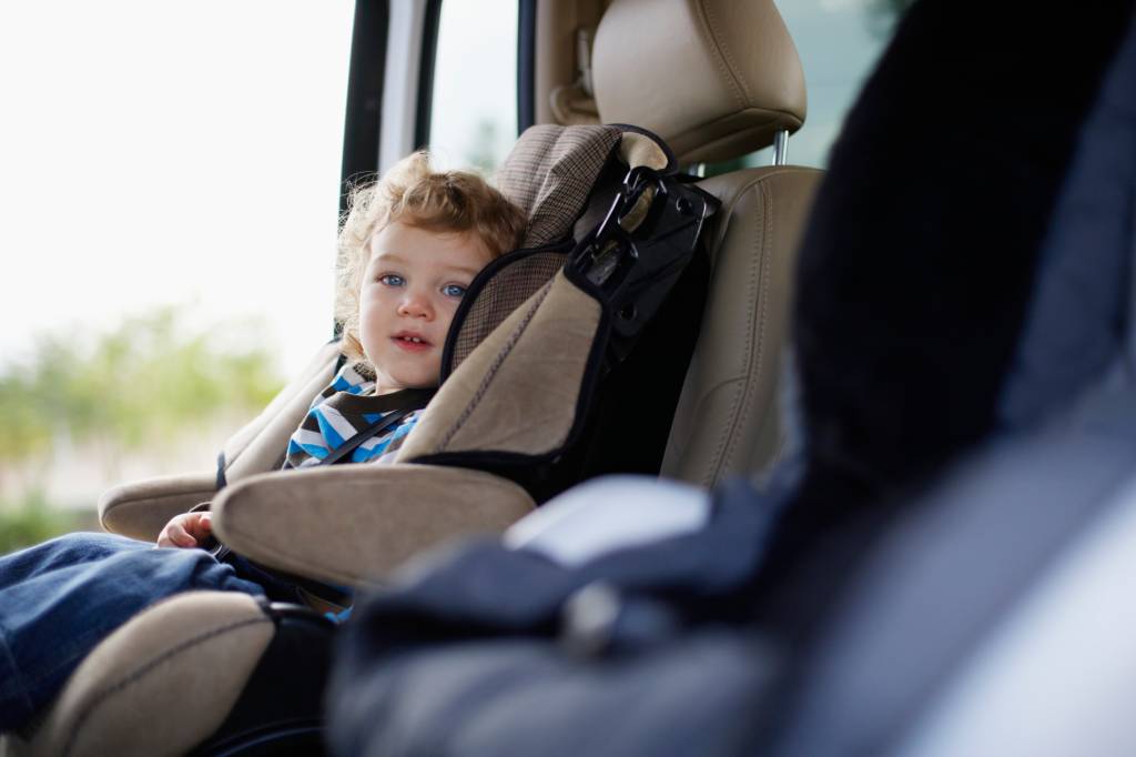 Veículos de transporte escolar serão obrigados a usar a cadeirinha
