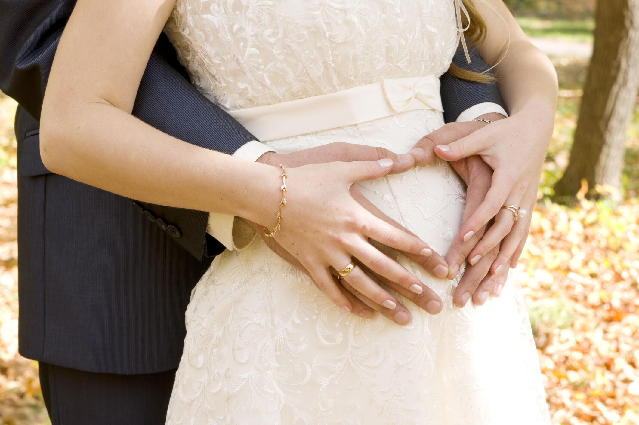 Yellowish assistant Shaded Casamento: 24 modelos de vestidos de noiva para grávidas | Bebe.com.br