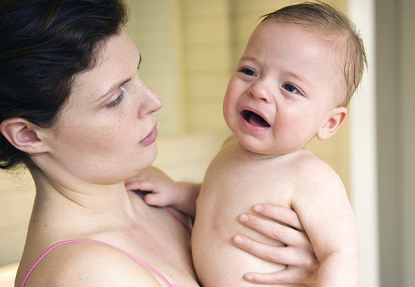 Bebê de 7 meses: como estimular o desenvolvimento e lidar com a ansiedade de separação