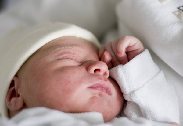 2. O sono do rec&eacute;m-nascido &eacute; diferente do de um beb&ecirc; maior?