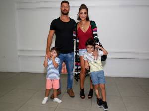 Juliana Paes com os filhos Pedro e Antônio Juliana Paes com os filhos Pedro e Antônio