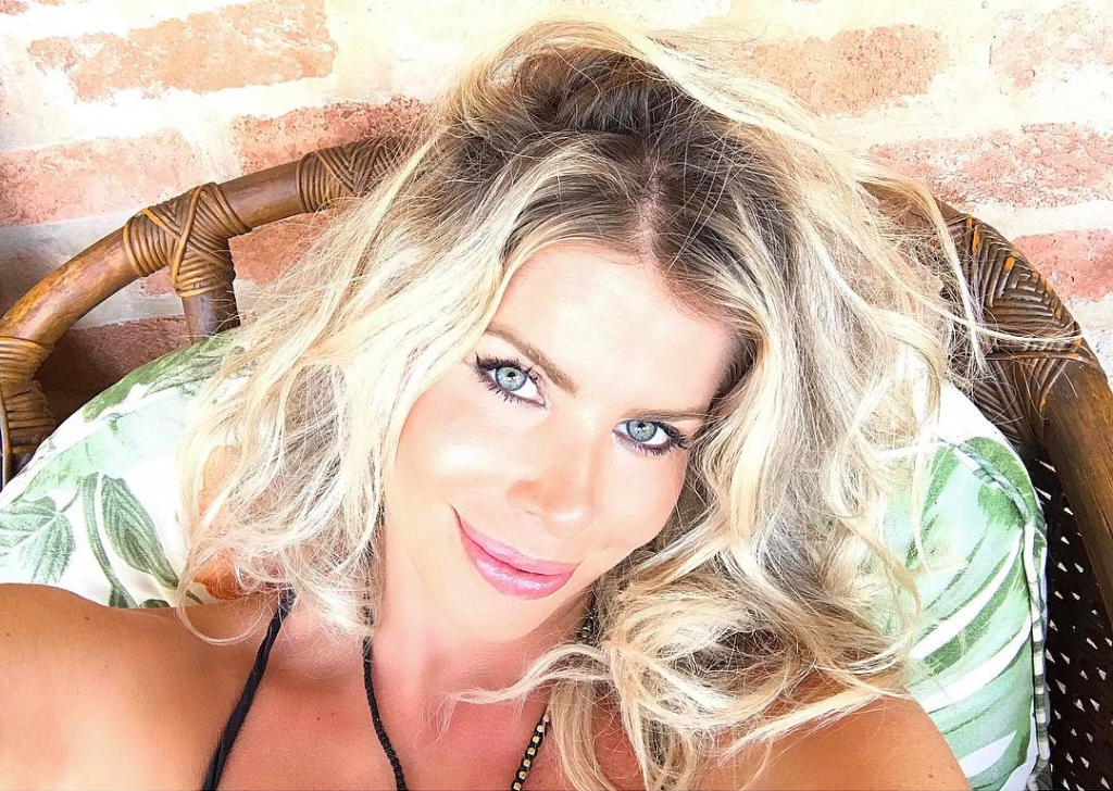 Aos 40, Karina Bacchi está grávida de produção independente
