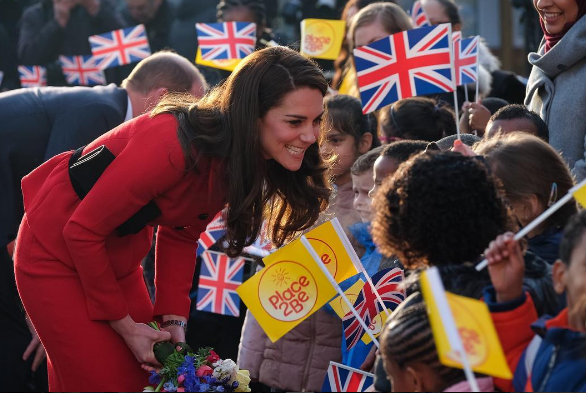 Kate Middleton visita escola