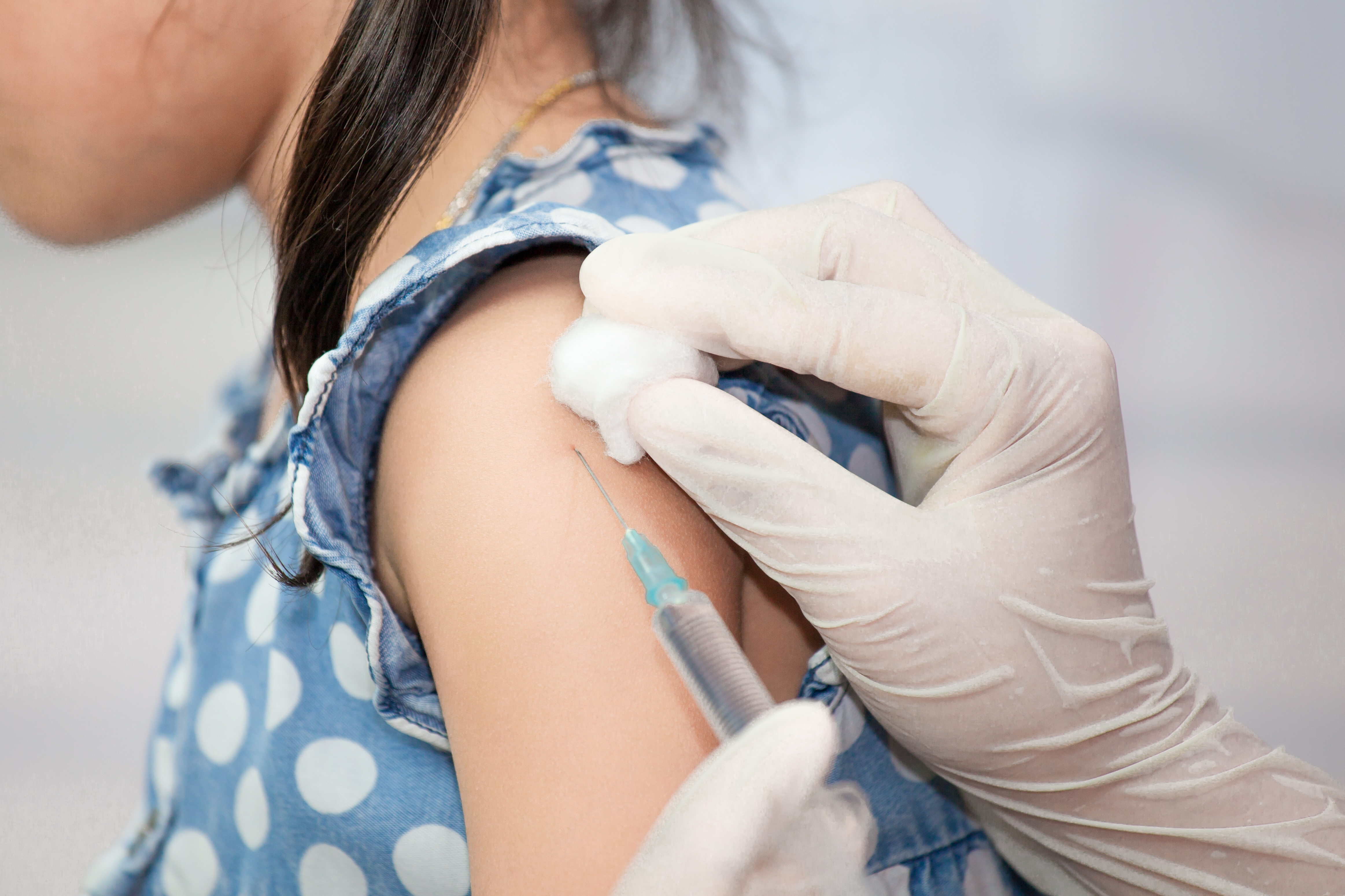 Vacinação de crianças, gestantes e lactantes contra febre amarela