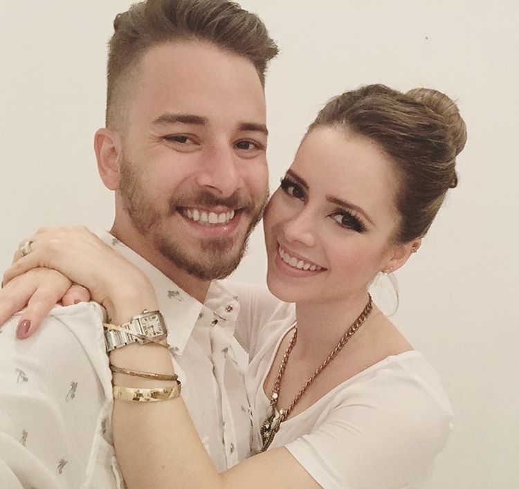 Sandy vai ser tia e faz postagem especial para o irmão, Junior