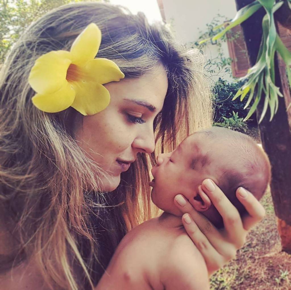 Veja como as famosas estão curtindo o Dia das Mães