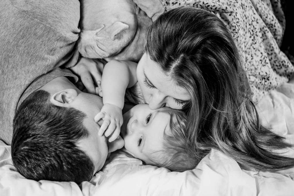 Cama compartilhada: especialistas falam sobre prós e contras