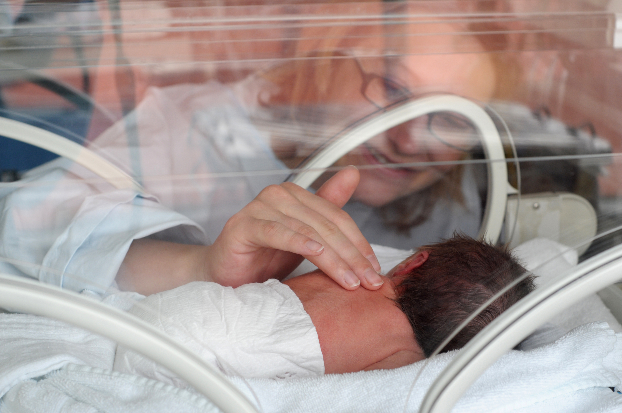 Prematuro em casa: Como adaptar rotina após alta e cuidados com o bebê