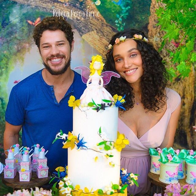 Nasce a filha de Débora Nascimento e José Loreto