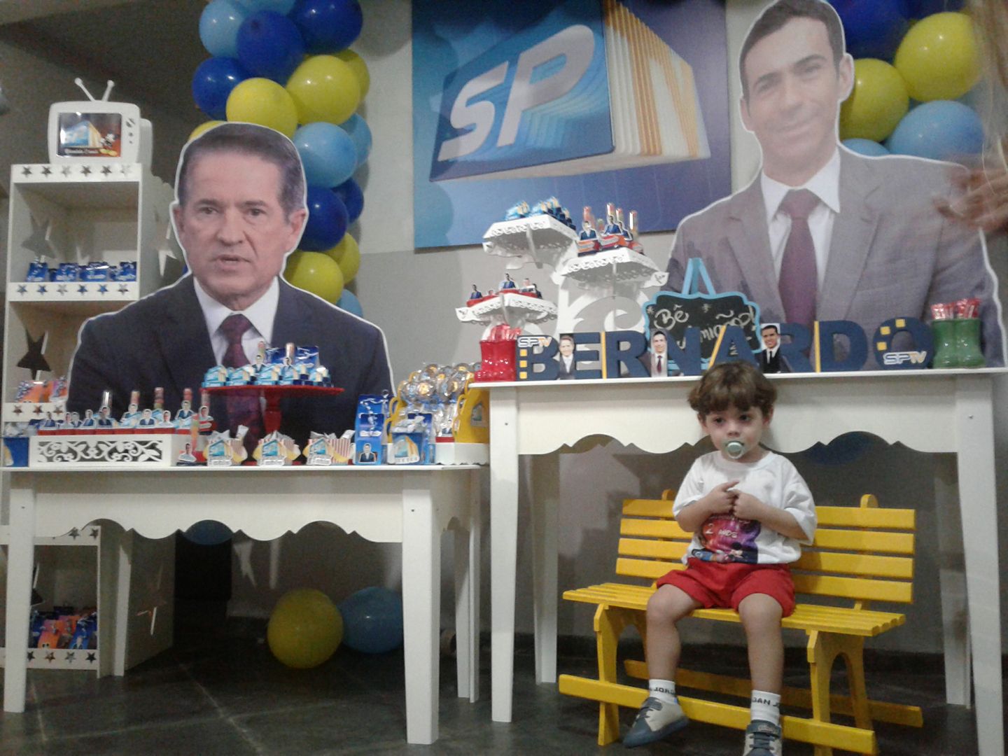 Festa SPTV: menino ganha aniversário decorado com César Tralli