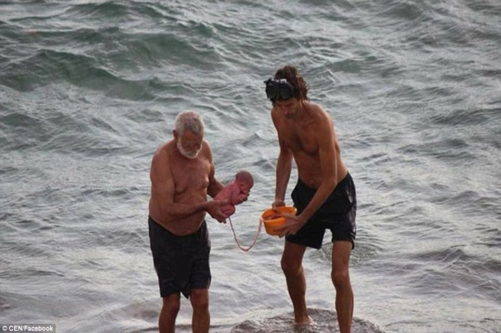 Mulher teria dado à luz no Mar Vermelho