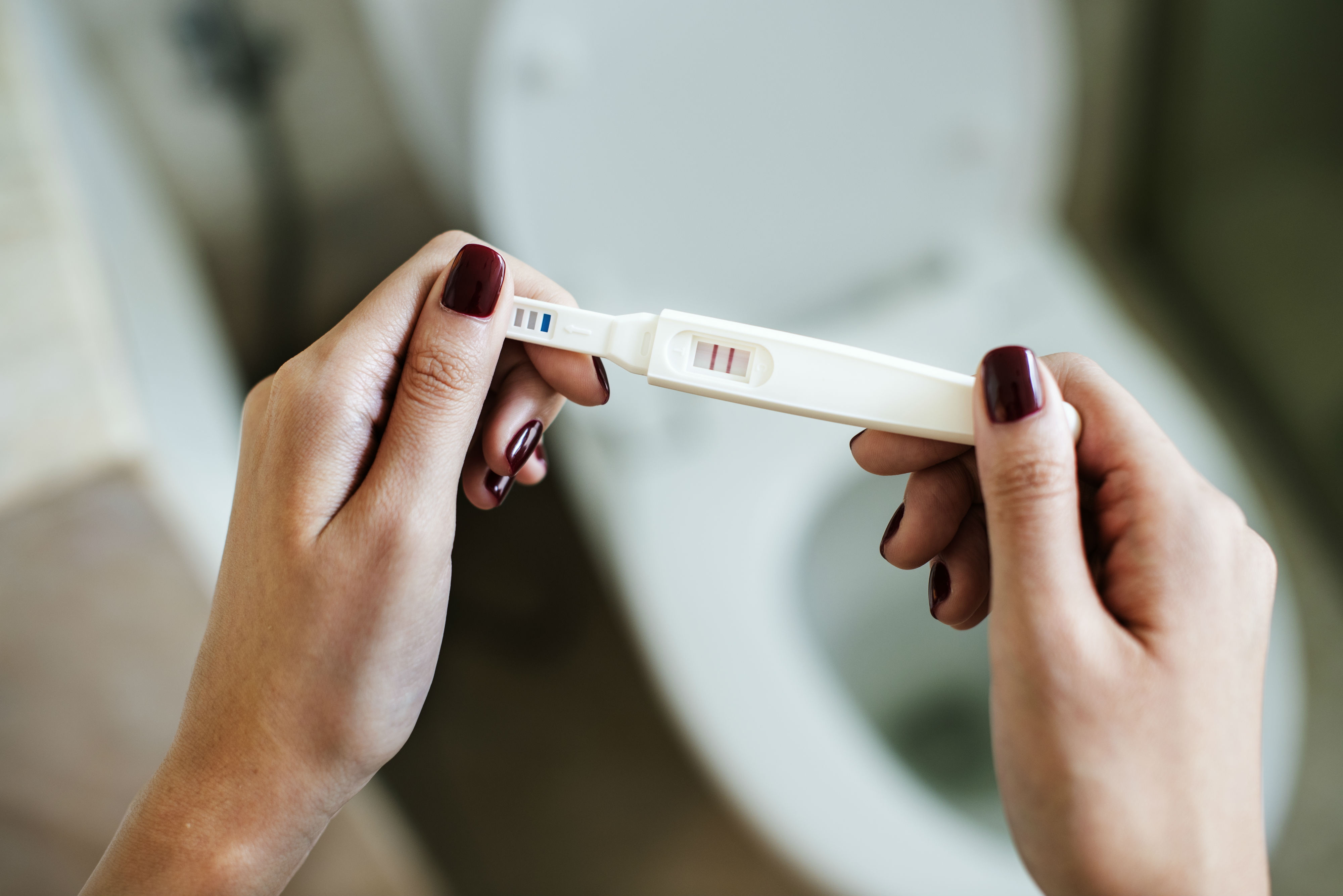 Como funcionam os testes de gravidez de farmácia