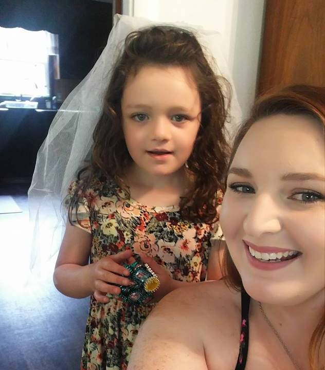 Mulher se emociona ao ouvir filha autista chamá-la de mãe pela 1ª vez