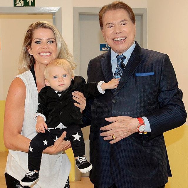 Enrico Bacchi aparece no programa Silvio Santos e encanta apresentador