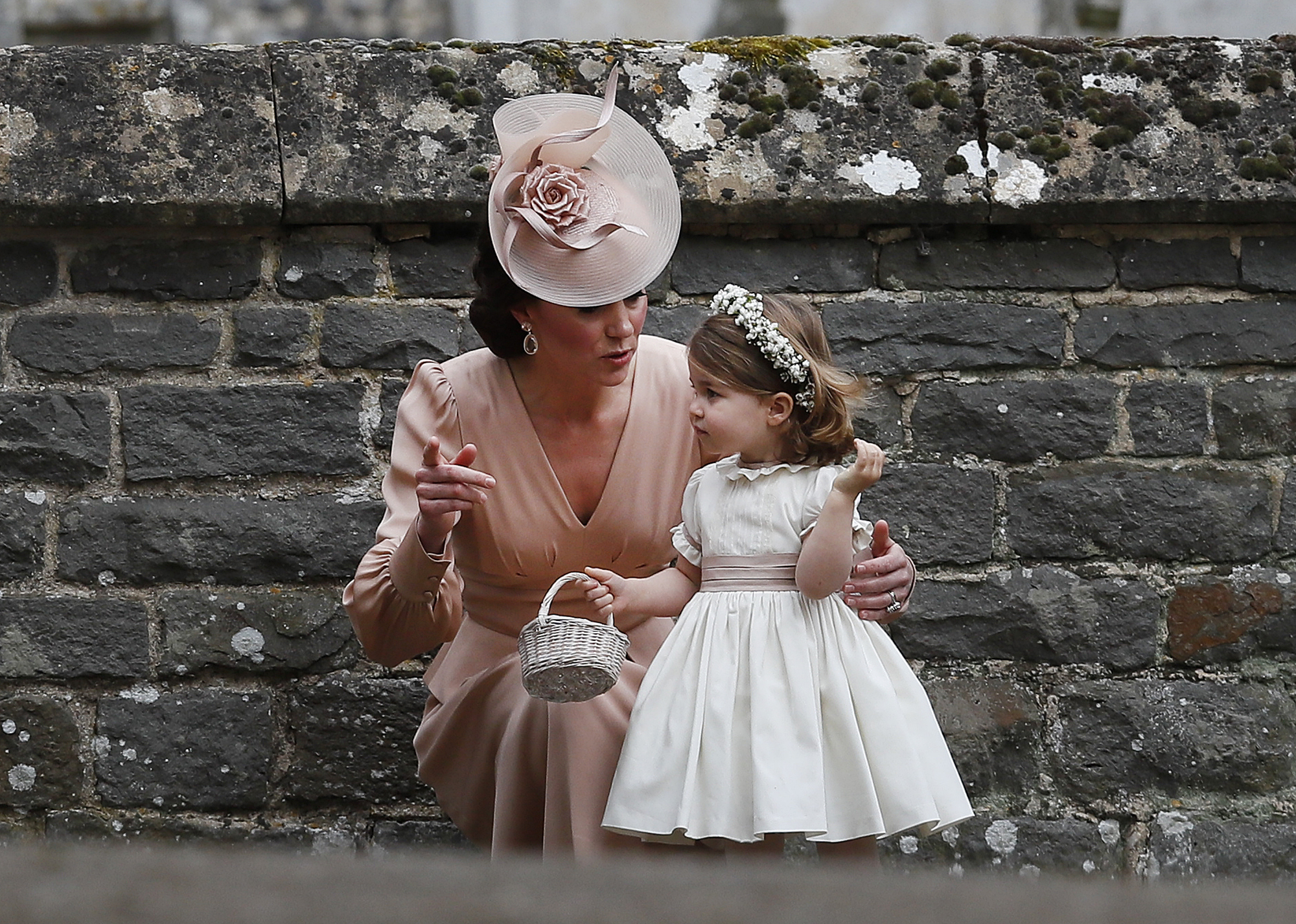 Princesa Charlotte como dama de honra no casamento de Pippa Middleton