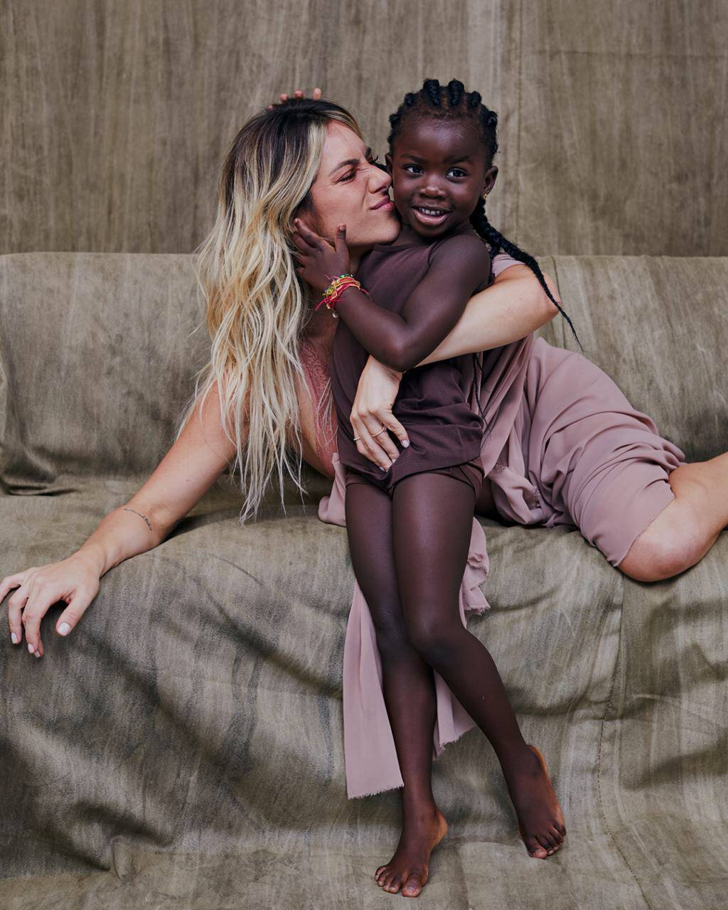Giovanna Ewbank critica falta de bonecas negras nas lojas de brinquedos