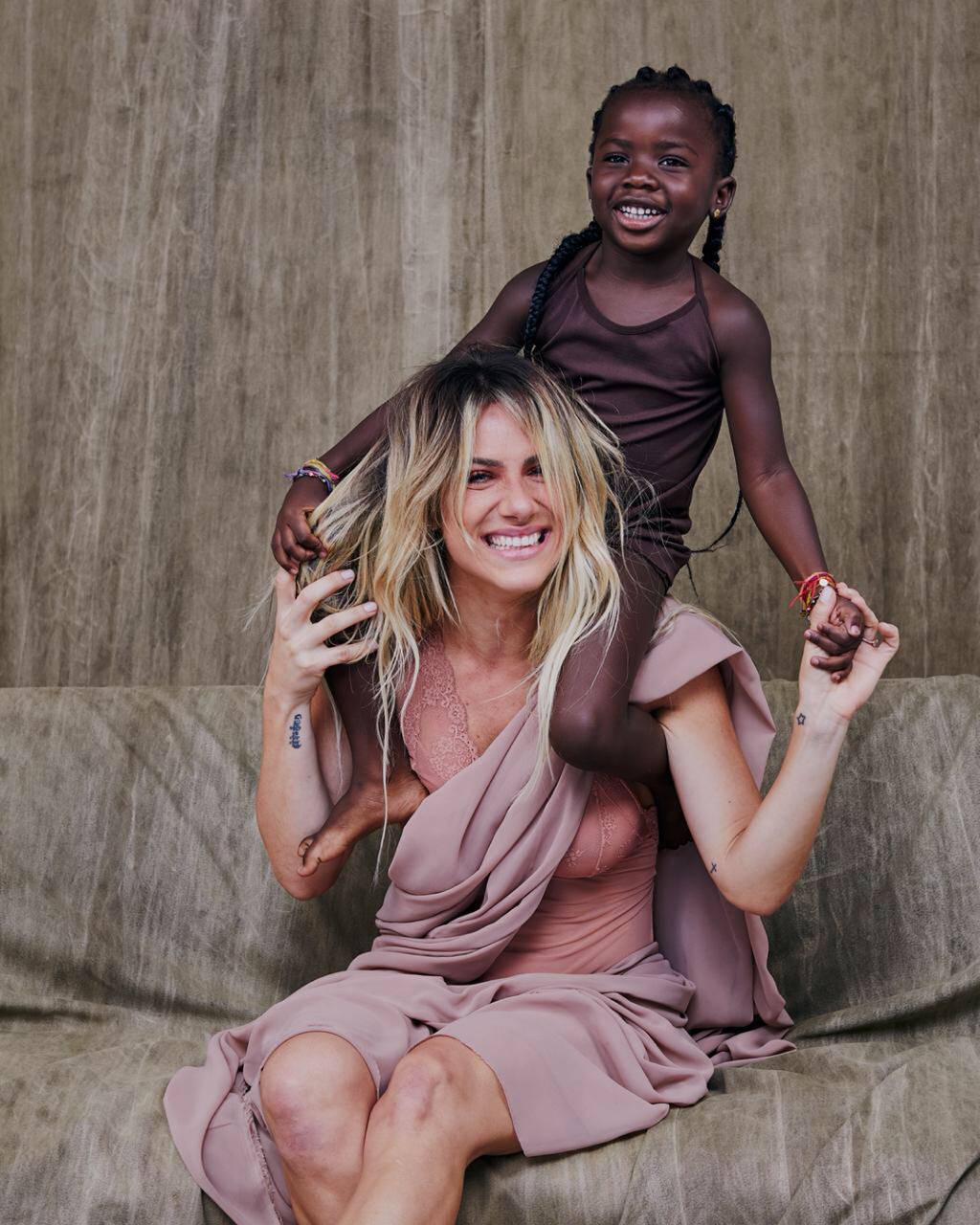 Giovanna Ewbank faz ensaio com Titi Giovanna Ewbank faz ensaio com Titi