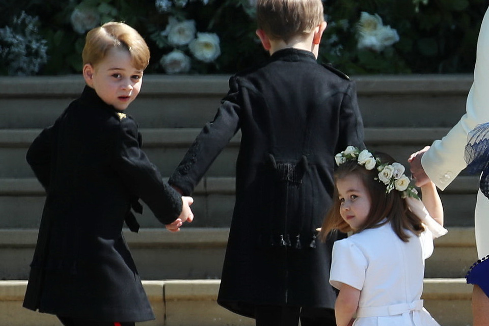 Príncipe George e princesa Charlotte – casamento real – Harry e Meghan