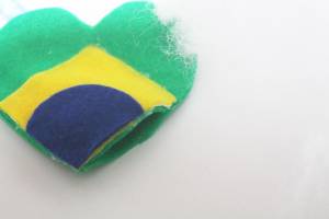 Lembrancinhas de Copa do Mundo: chaveiros e garrafas personalizadas Lembrancinhas de Copa do Mundo: chaveiros e garrafas personalizadas