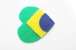 Lembrancinhas de Copa do Mundo: chaveiros e garrafas personalizadas Lembrancinhas de Copa do Mundo: chaveiros e garrafas personalizadas