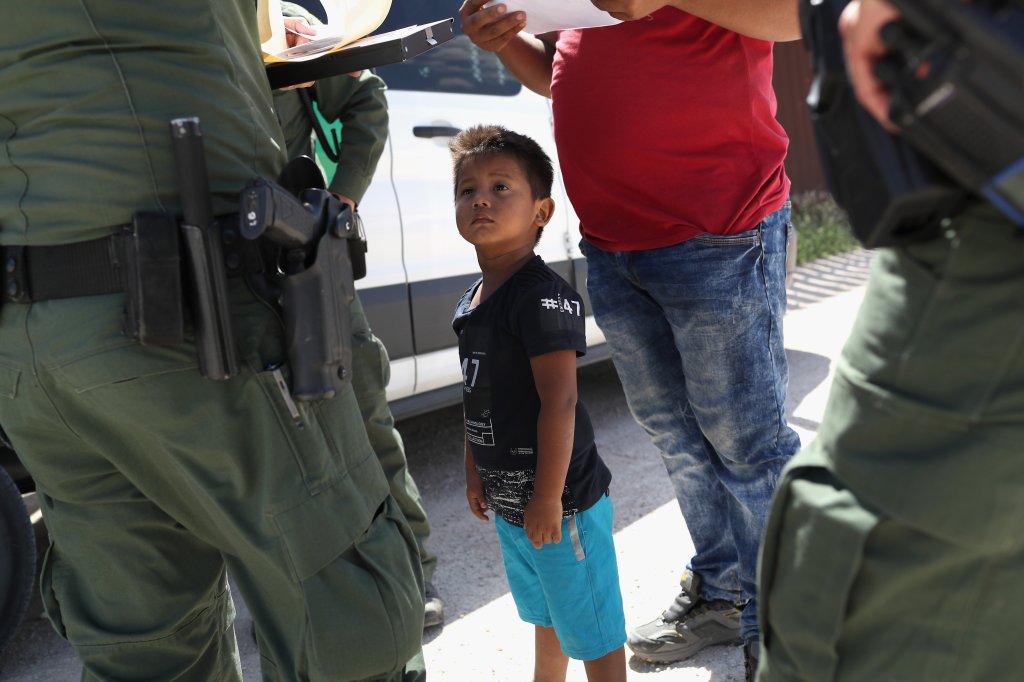 Crianças separadas dos pais nos EUA - imigração ilegal