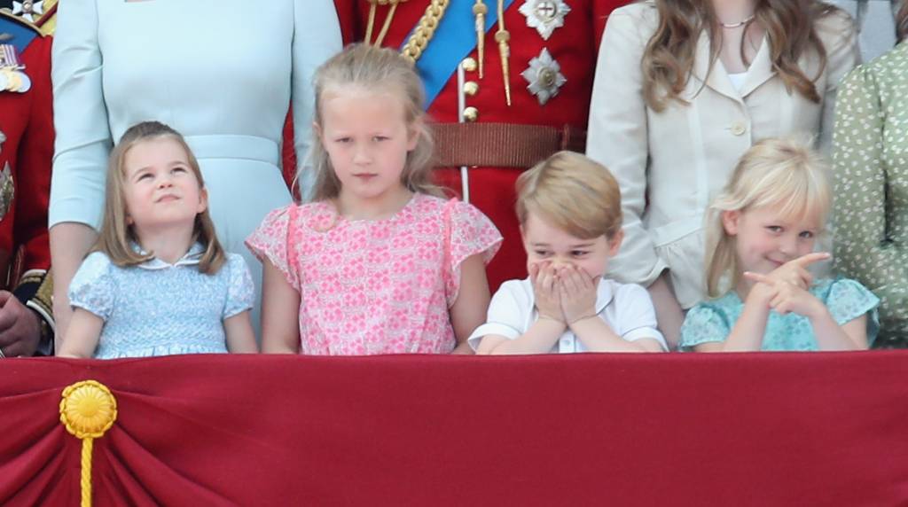 Nova geração da família real britânica – Charlotte, Savannah, George e Isla Nova geração da família real britânica - Charlotte, Savannah, George e Isla