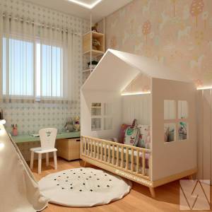 Quarto infantil com berço de madeira, parede de unicórnio