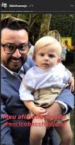 Enrico, filho de Karina Bacchi, completa 11 meses e é batizado