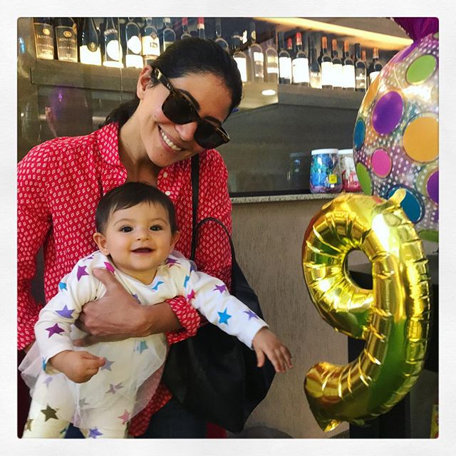 Carol Castro afirma: “Senti dor e amamentei com lágrimas rolando”