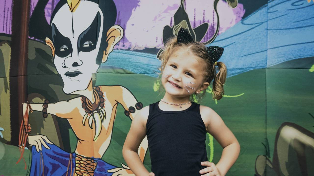 Menina pede festa com tema inspirado em música de Ney Matrogrosso