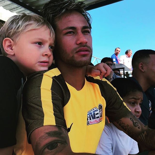 Neymar recebe mensagem emocionante do filho Davi Lucca antes do jogo
