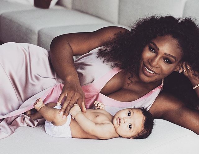 Serena Williams dá a melhor resposta para repórter que a chamou de supermãe