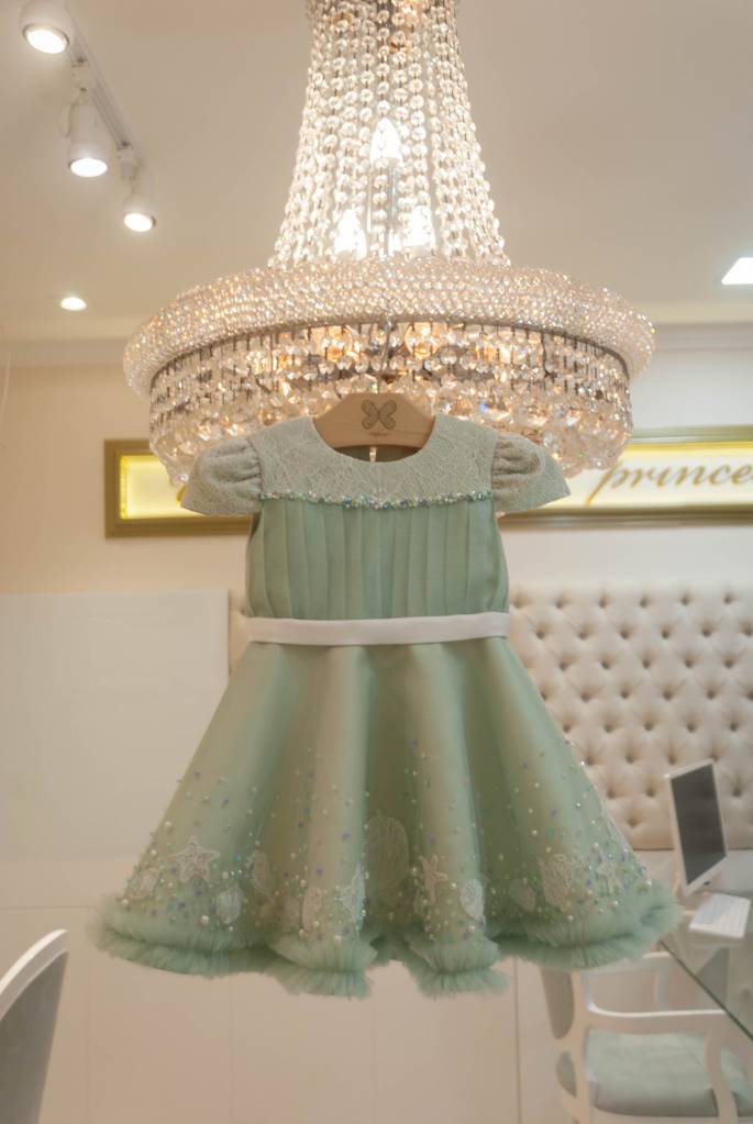 Vestido do aniversário de 2 anos de Melinda Vestido do aniversário de 2 anos de Melinda