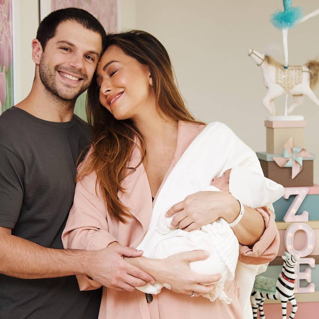 Sem beijo ou toque na mão: as regras de Sabrina Sato para visitas a Zoe