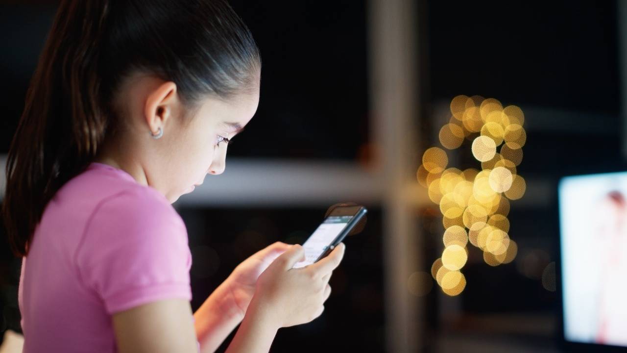 Férias e eletrônicos: Proteja a saúde ocular das crianças no mundo digital