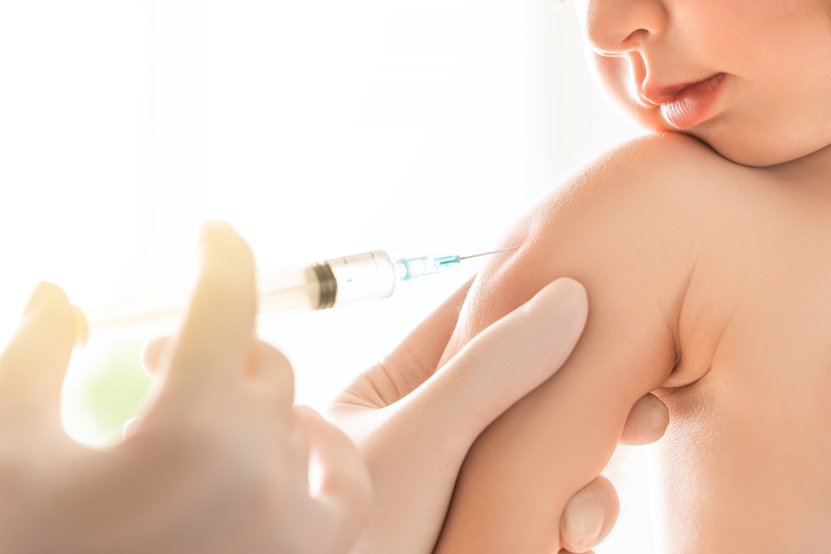 Protegendo bebês menores de 6 meses: Importância da vacinação