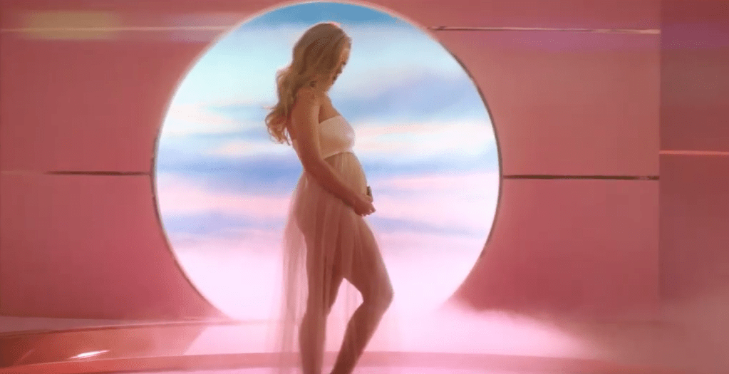 Katy-Perry-anuncia-que-esta-gravida-do-primeiro-filho