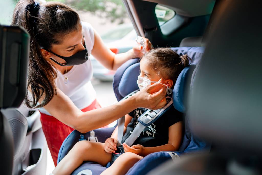 É seguro viajar com os filhos neste momento da pandemia do coronavírus?