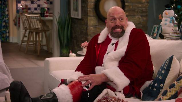 <h3><b>The Big Show Show: Christmas </b></h3>| Data de estreia: 09/12 | O ex-lutador de luta livre Big Show se machuca nas vésperas da competição de Natal do bairro e sua esposa Cassy tem que assumir o lugar. Enquanto isso, as irmãs JJ, Mandy e Lola participam de uma caça ao tesouro e acabam descobrindo que passar um tempo juntas pode ser o melhor presente de todos! <h3><b>The Big Show Show: Christmas </b></h3>| Data de estreia: 09/12 | O ex-lutador de luta livre Big Show se machuca nas vésperas da competição de Natal do bairro e sua esposa Cassy tem que assumir o lugar. Enquanto isso, as irmãs JJ, Mandy e Lola participam de uma caça ao tesouro e acabam descobrindo que passar um tempo juntas pode ser o melhor presente de todos!