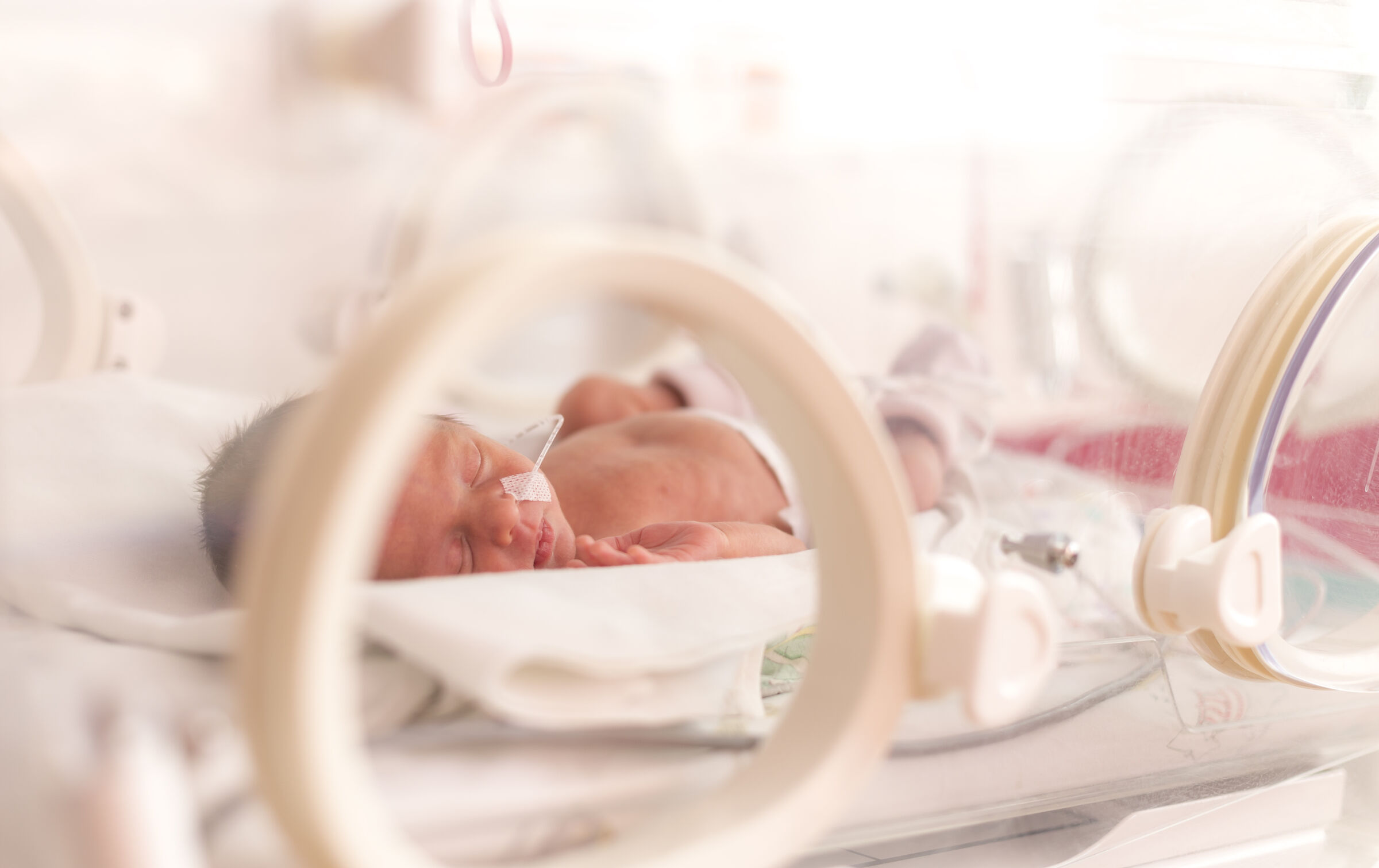 Bebê-prematura-na-incubadora