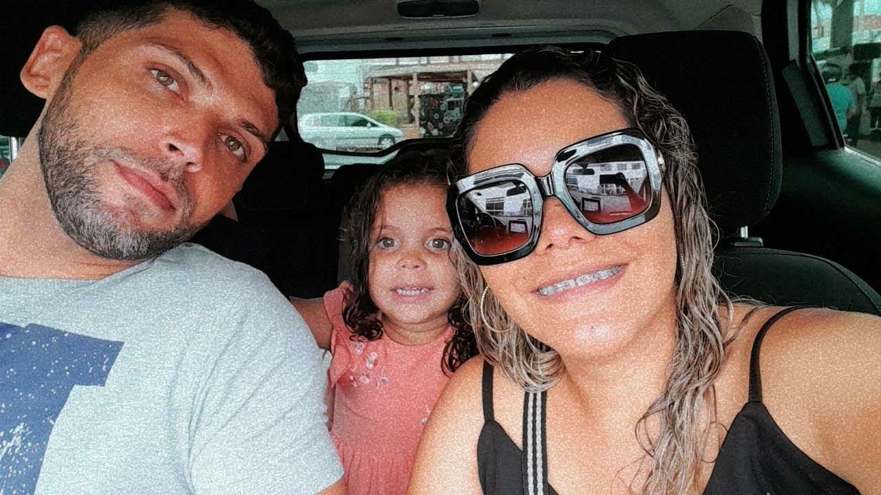 Mãe-Nara-com-filha-Lucy-e-marido