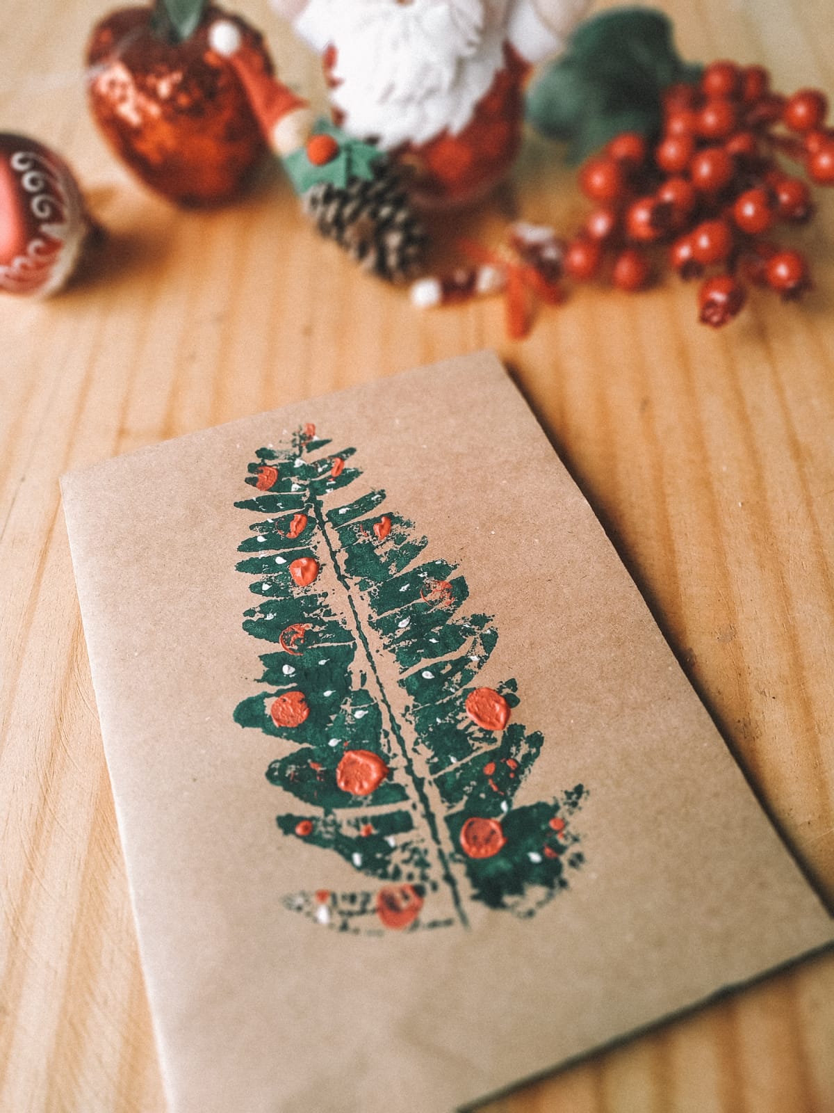 DIY de Natal: Aprenda a montar um cartão de Natal gracioso para acompanhar  os presentes 