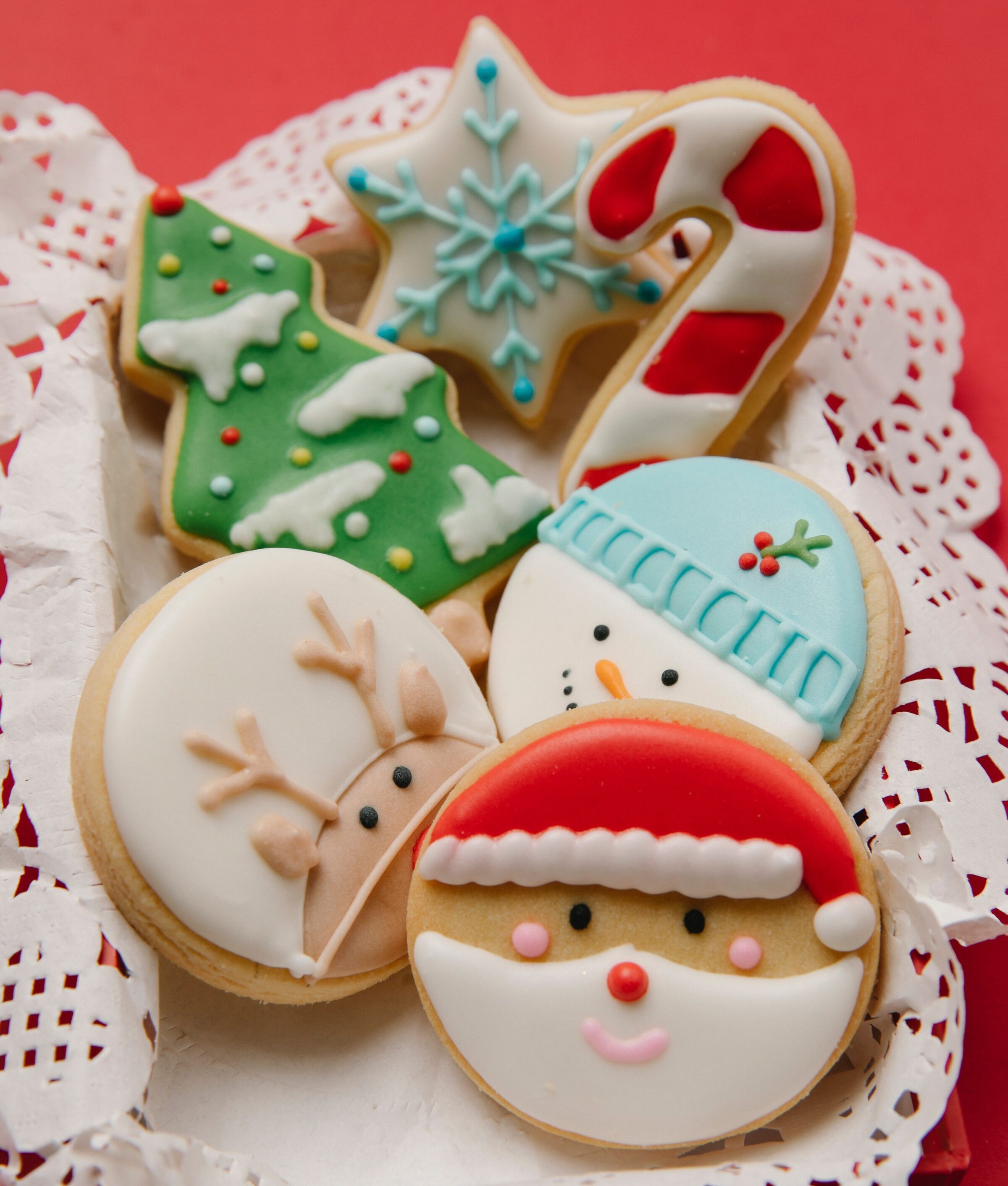 Receita: 5 biscoitos típicos de Natal bem fáceis para fazer com as crianças  