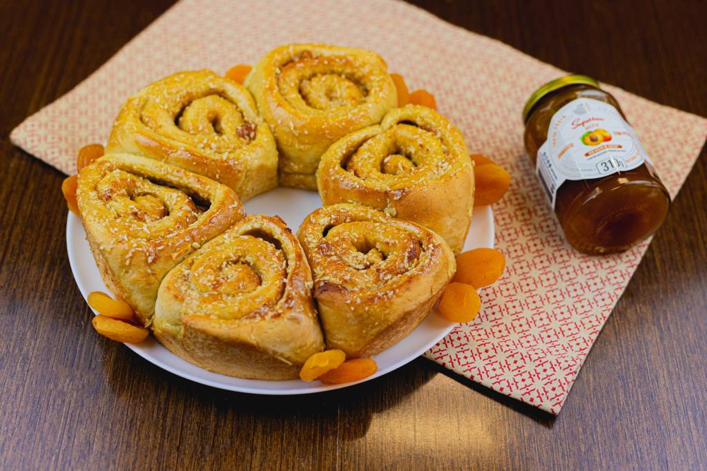 receitas-sobremesas-de-natal-rosca-de-damasco-com-coco Sobremesas de Natal - rosca de damasco com coco