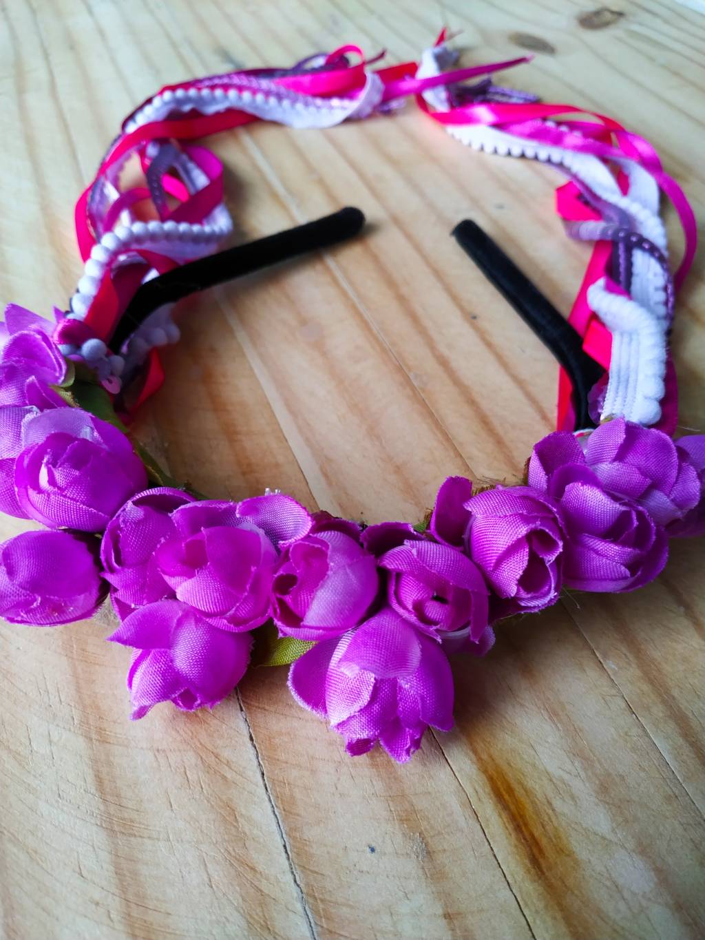 Resultado-do-DIY-da-tiara-da-fantasia-da-frida-Kahlo É carnaval! Veja como fazer uma tiara infantil da fantasia de Frida Kahlo